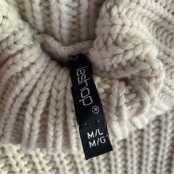 Oversized Knit Distressed Sweater - Picture 6 of 6